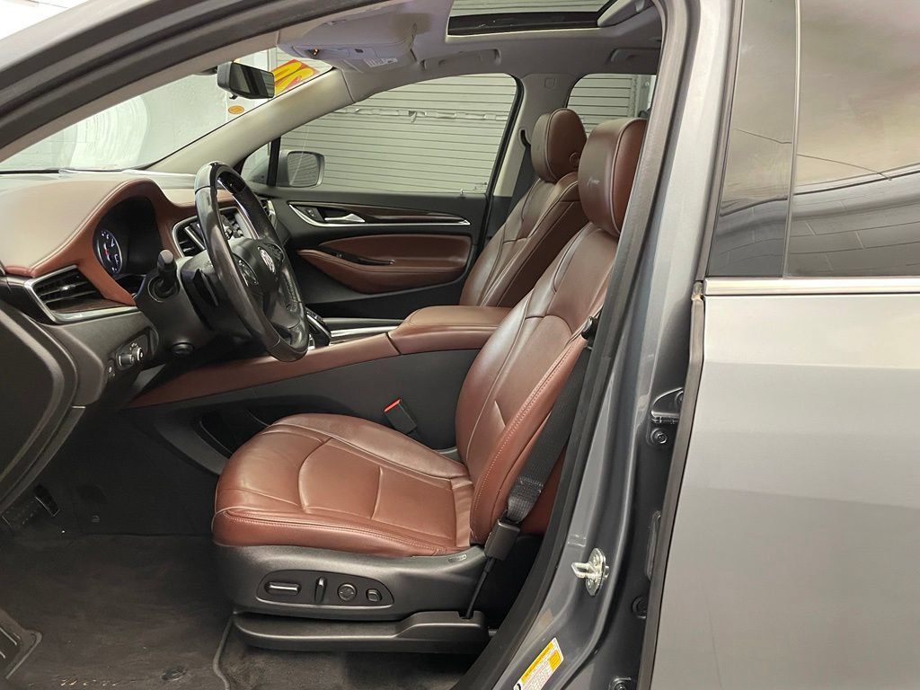 Used 2020 Buick Enclave Avenir w/ Avenir Technology Package FWD image 22