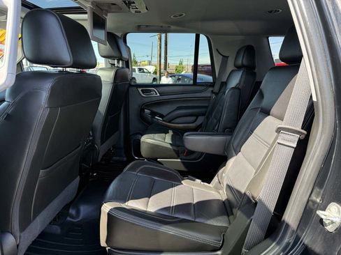 Used 2018 GMC Yukon Denali w/ Denali Ultimate Black Edition AWD/4WD image 13