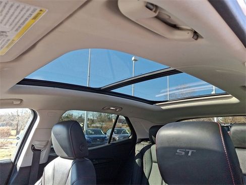 Used 2023 Buick Envision Essence w/ Sport Touring Package image 14