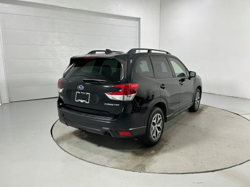 Used 2020 Subaru Forester Premium AWD/4WD image 34