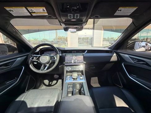 Used 2022 Jaguar F-PACE SVR AWD/4WD image 11