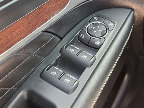 Used 2018 Ford Explorer Platinum AWD/4WD image 28
