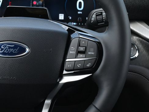 New 2026 Ford Explorer Platinum RWD image 8