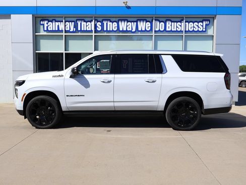 New 2026 Chevrolet Suburban High Country AWD/4WD image 7