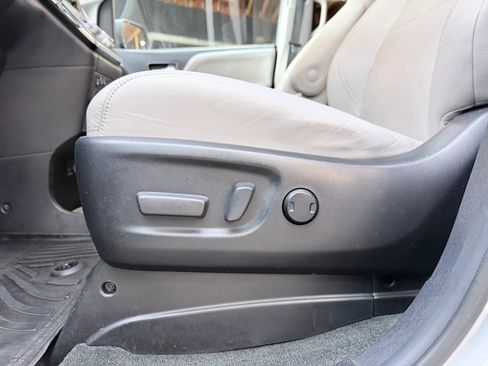 Used 2017 Toyota Sienna Limited Premium AWD/4WD image 13