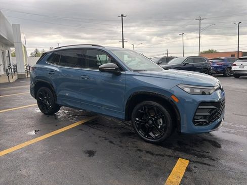 New 2026 Volkswagen Tiguan SE R-Line AWD/4WD image 7