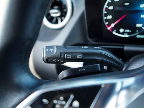 Used 2025 Mercedes-Benz GLA 250 image 34