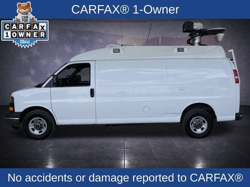 Used 2014 GMC Savana 3500 Extended RWD image 2