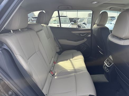 Used 2025 Subaru Outback Limited image 14