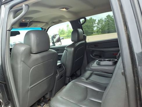 Used 2006 GMC Sierra 3500 SLT w/ Heavy-Duty Power Package RWD image 8