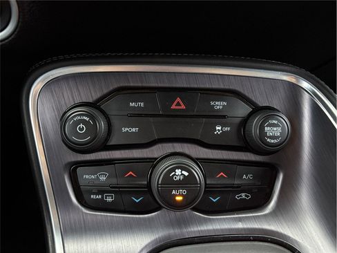 Used 2018 Dodge Challenger R/T w/ Blacktop Package image 27