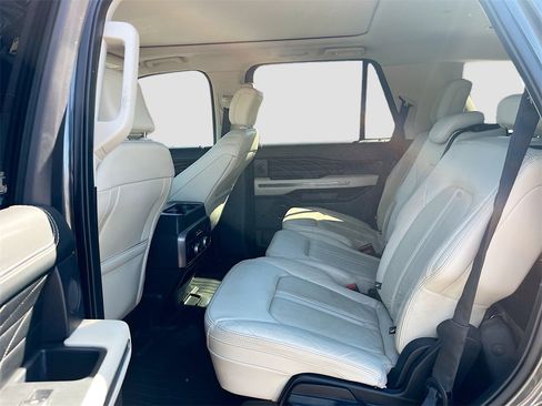 Used 2020 Ford Expedition Platinum image 26