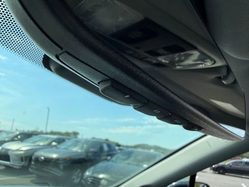 Used 2019 Honda Pilot Touring image 27