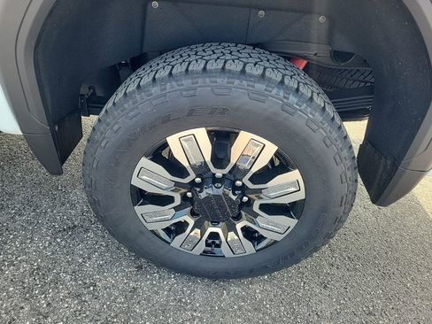 New 2026 GMC Sierra 2500 Denali w/ Denali Reserve Package image 8