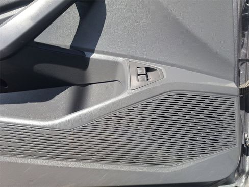 Used 2023 Volkswagen Jetta SE w/ Panoramic Sunroof Package image 29