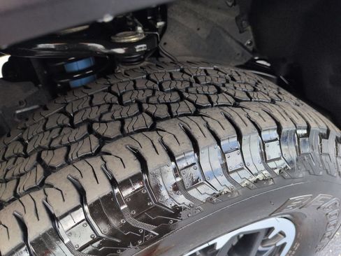 Used 2024 Toyota Tacoma TRD Off-Road AWD/4WD image 28