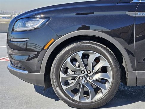 Certified 2023 Lincoln Nautilus Reserve w/ Equipment Group 201A image 9