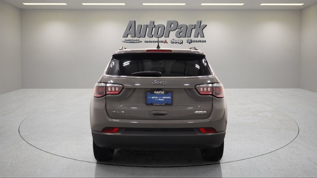 Used 2024 Jeep Compass Latitude AWD/4WD image 10