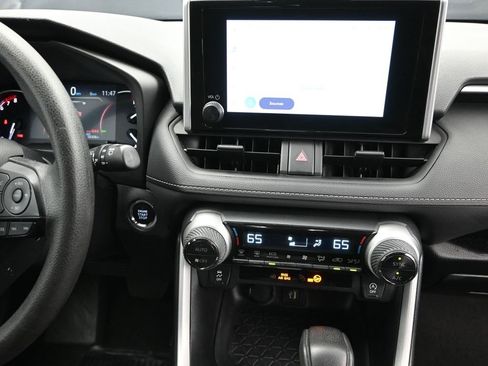 Used 2024 Toyota RAV4 XLE image 29