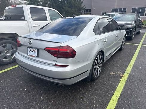 Used 2018 Volkswagen Passat 3.6 image 4