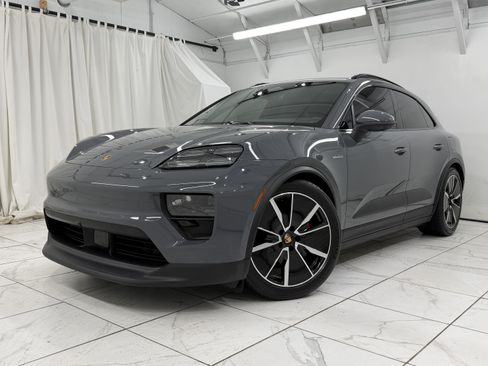 Used 2025 Porsche Macan 4S Electric AWD/4WD image 7