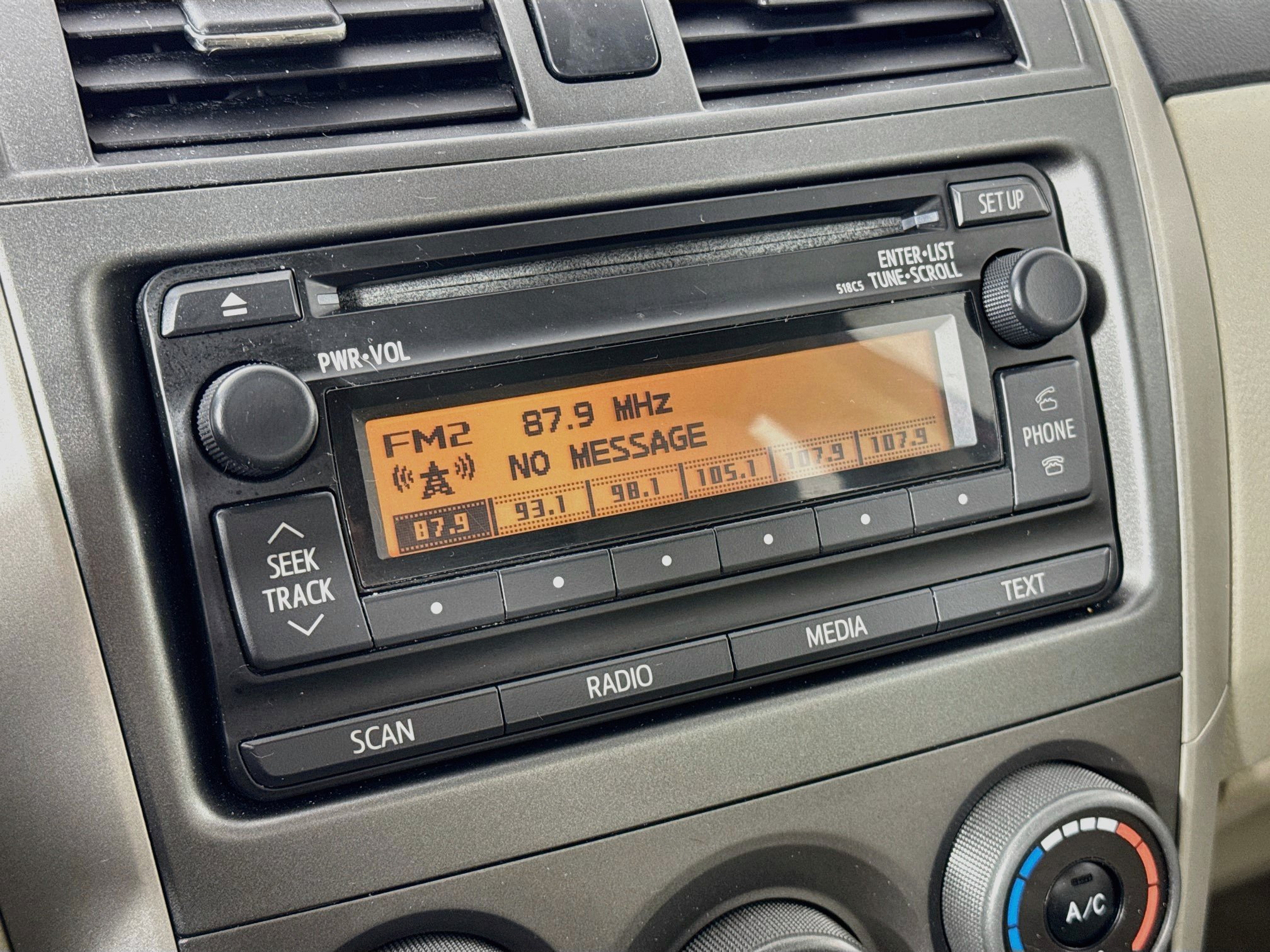 Used 2012 Toyota Corolla LE FWD image 13