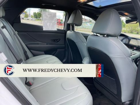 Used 2025 Hyundai Elantra Limited FWD image 35