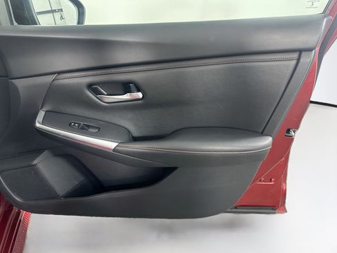 Used 2025 Nissan Sentra SR FWD image 29