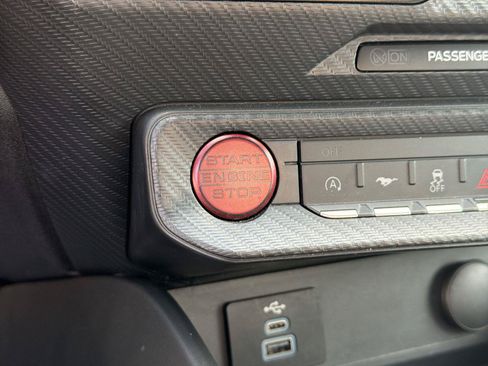 Used 2025 Ford Mustang Convertible RWD image 15