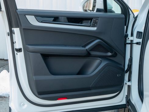 New 2026 Porsche Cayenne S image 27