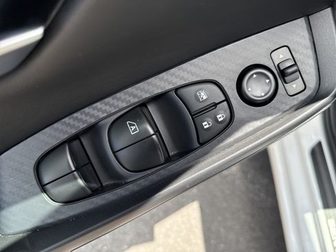 Used 2024 Nissan Sentra SV FWD image 16