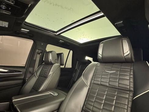 Used 2023 Cadillac Escalade V AWD/4WD image 18