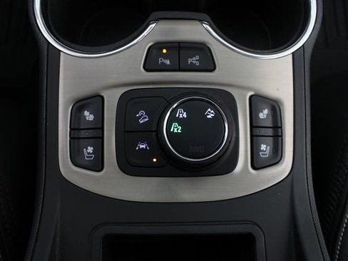 Used 2023 GMC Terrain Denali w/ Denali Premium Package image 8