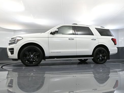Used 2024 Ford Expedition Platinum image 56