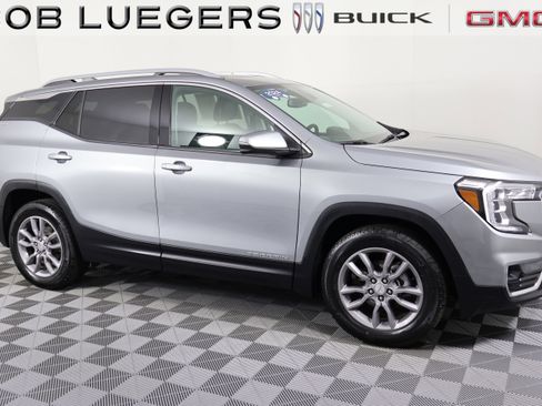 Certified 2024 GMC Terrain SLT w/ Infotainment Package II AWD/4WD image 2