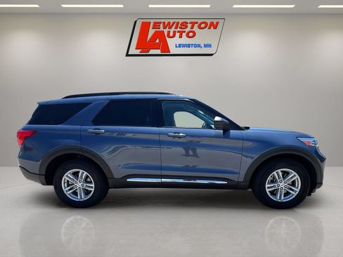 Used 2021 Ford Explorer XLT w/ Equipment Group 202A AWD/4WD image 13