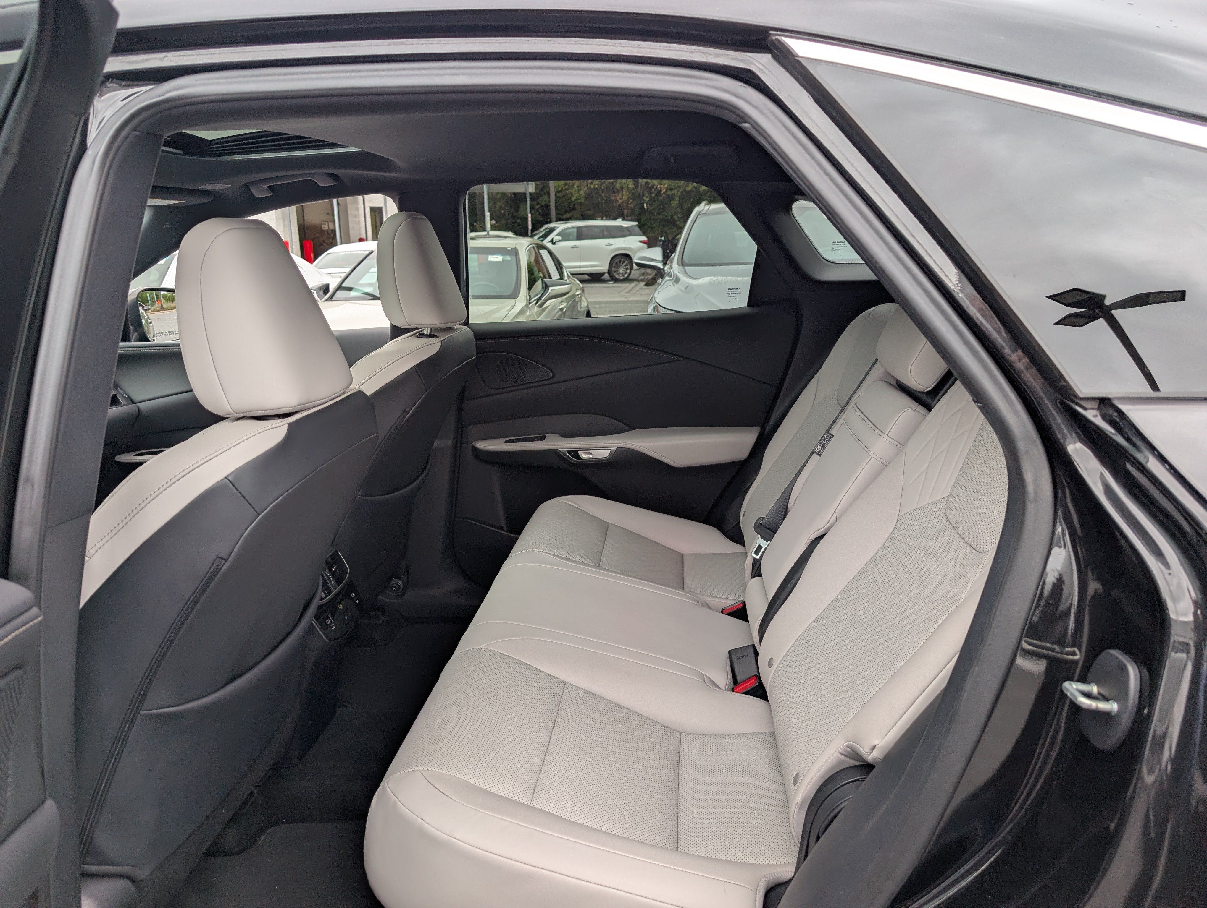 Used 2023 Lexus RX 350 Premium w/ Accessory Package AWD/4WD image 15