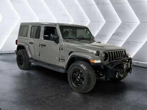 Used 2019 Jeep Wrangler Unlimited Sahara image 1