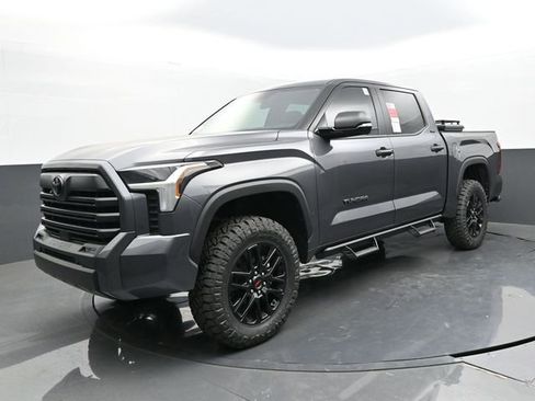 Used 2025 Toyota Tundra SR5 w/ SR5 Convenience Package AWD/4WD image 22