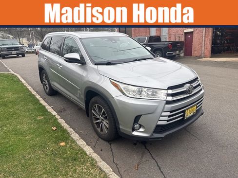 Used 2017 Toyota Highlander XLE w/ Protection Package #3 image 1