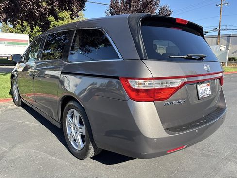 Used 2012 Honda Odyssey Touring Elite image 9
