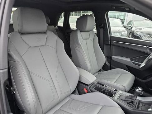 New 2025 Audi Q3 2.0T Premium image 16