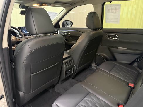 Used 2026 Nissan Rogue Platinum w/ Platinum Premium Package AWD/4WD image 19