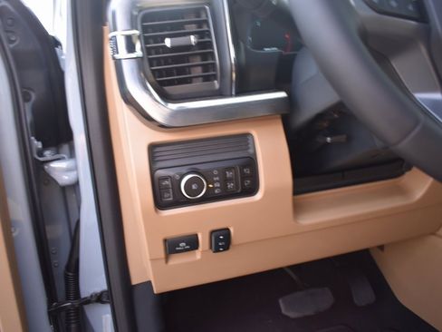 Used 2025 Ford F450 Lariat w/ FX4 Off-Road Package image 24