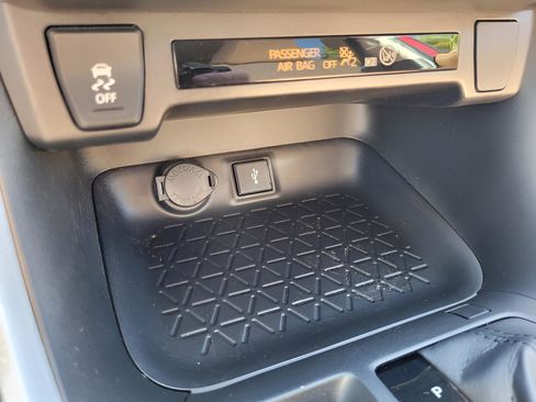 Certified 2022 Toyota RAV4 LE image 28