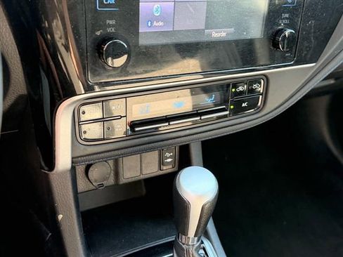 Used 2018 Toyota Corolla SE w/ Carpet Mat Package (TMS) FWD image 18