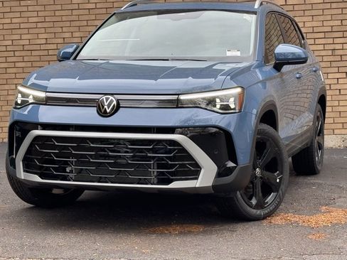 New 2025 Volkswagen Taos SEL image 26