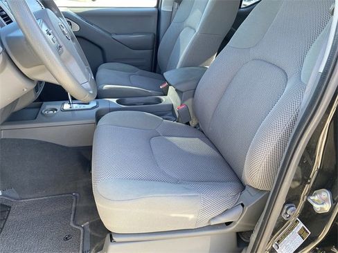 Used 2020 Nissan Frontier SV image 10
