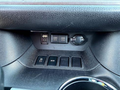 Used 2017 Toyota Highlander Limited Platinum FWD image 16