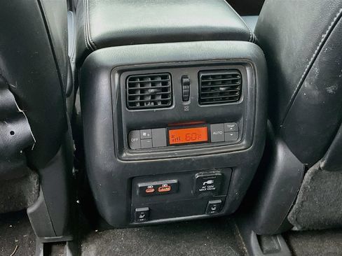 Used 2020 Nissan Pathfinder Platinum FWD image 26